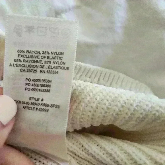 Aritzia Wilfred free knit cream neutral sleeveless mockneck crop top sweater - Picture 6 of 8